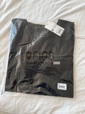 Figs Black Medical Scrub Top with Branded Tag